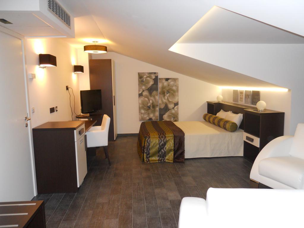 AppartHotel Belle Vue La Louvière Esterno foto