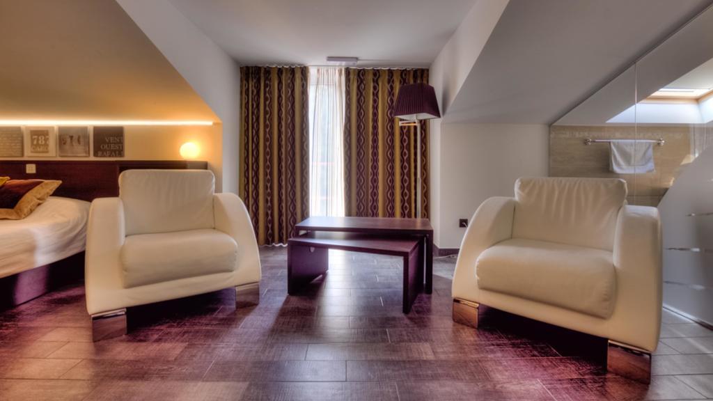 AppartHotel Belle Vue La Louvière Esterno foto