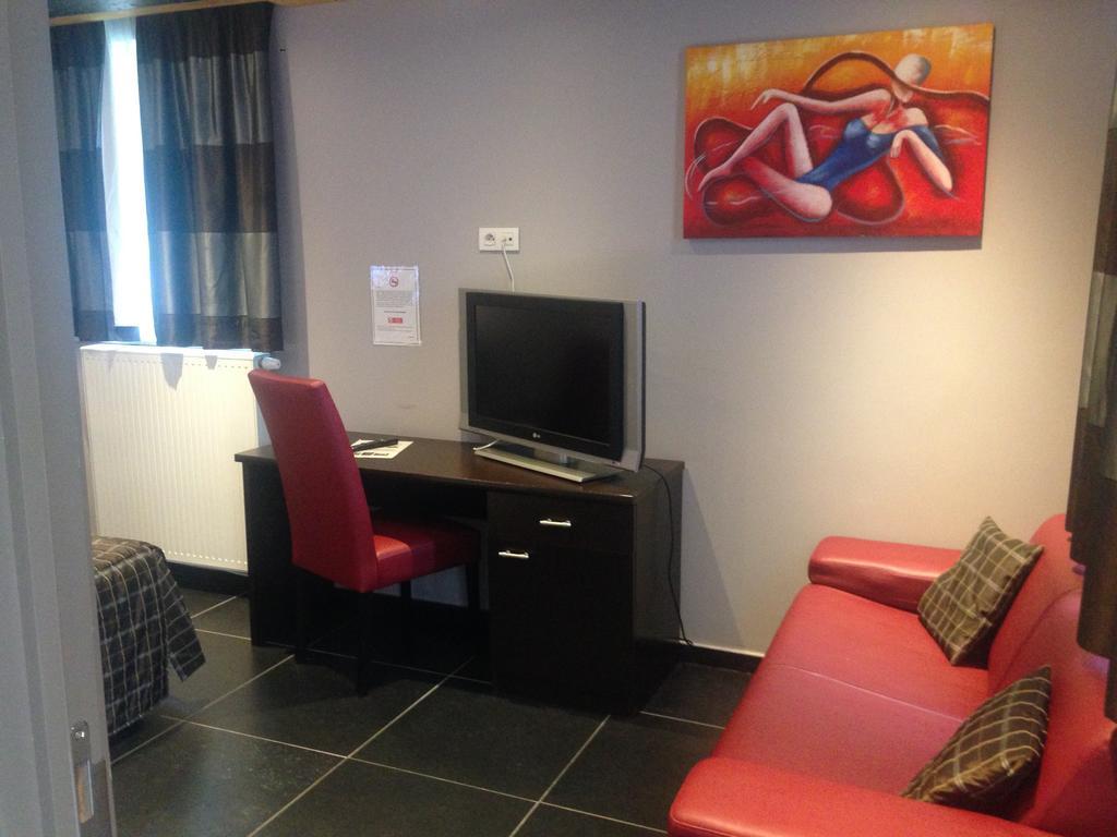 AppartHotel Belle Vue La Louvière Esterno foto