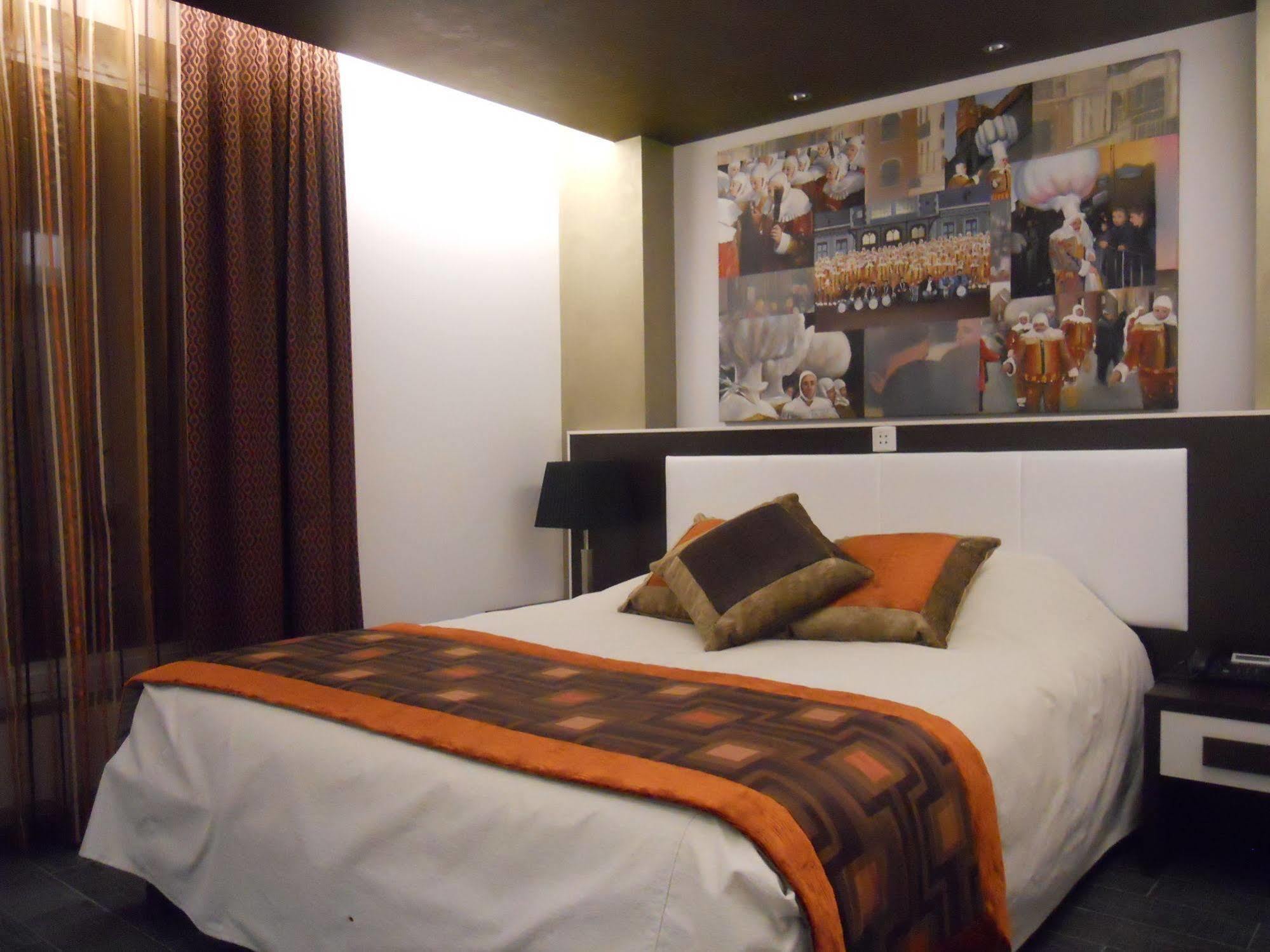 AppartHotel Belle Vue La Louvière Esterno foto